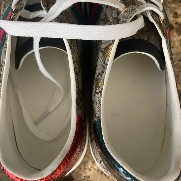 REPOSH Women's Ace GG Supreme Sneaker with Bees - Picture 4 of 5